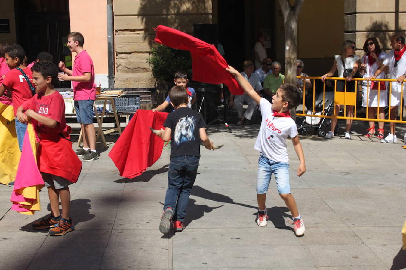 Unos 600 jóvenes compartieron la comida popular y fiesta pinchadiscos en el penúltimo día de fiestas de Alfaro