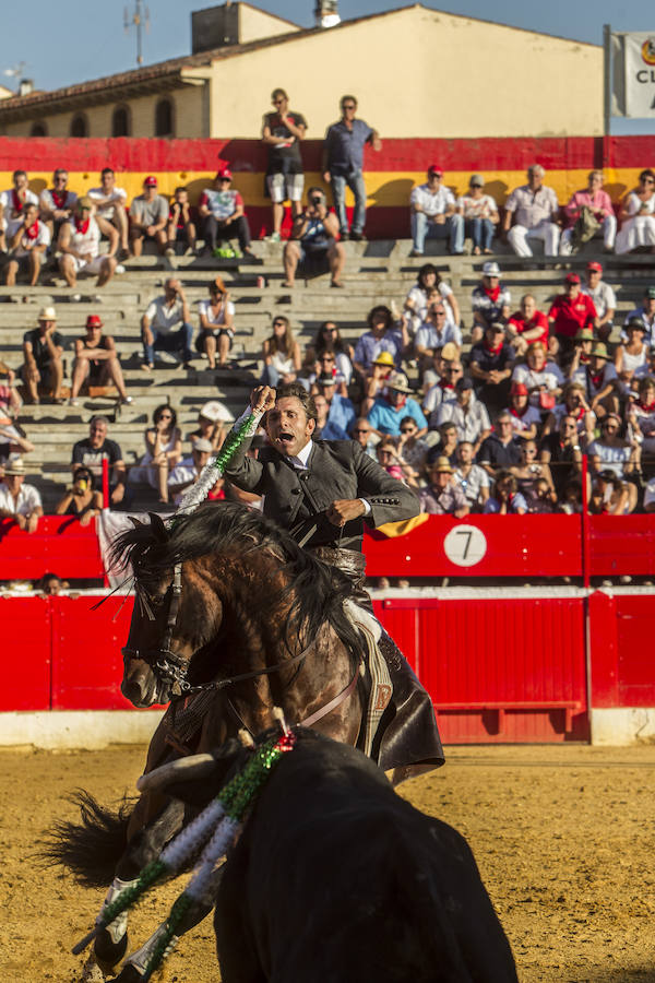 Fotos: Se esculpe a sí mismo cuando torea