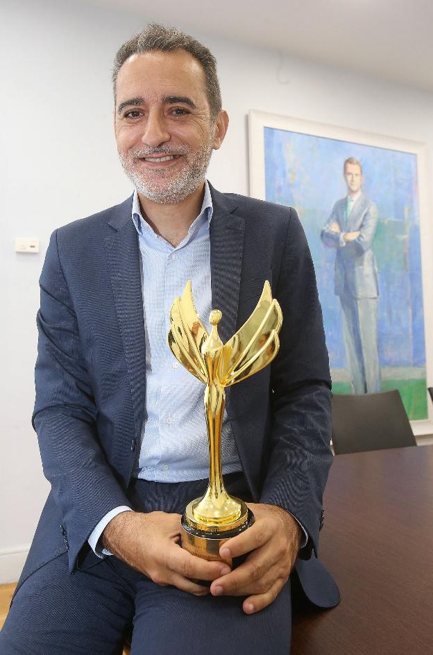 «La comunicación política es un servicio público, una obligación con el ciudadano»