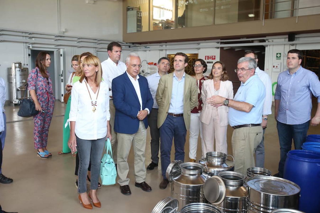 El presidente del Partido Popular Pablo Casado ha visitado hoy La Rioja y se ha interesado por los temas candentes de la región.