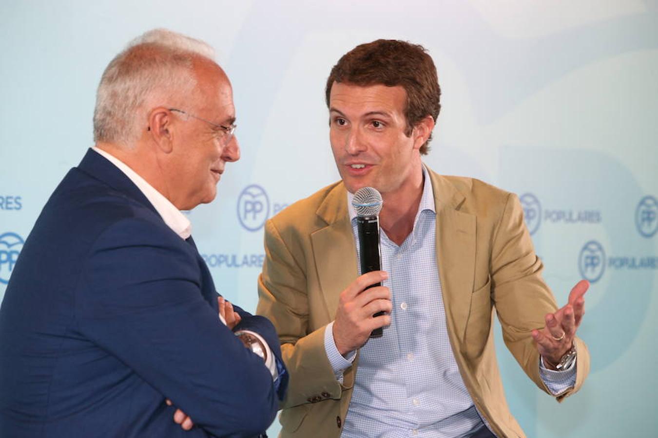 El presidente del Partido Popular Pablo Casado ha visitado hoy La Rioja y se ha interesado por los temas candentes de la región.