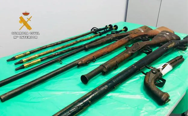 La Guardia Civil decomisa ocho armas antiguas prohibidas en la Feria de Cirueña