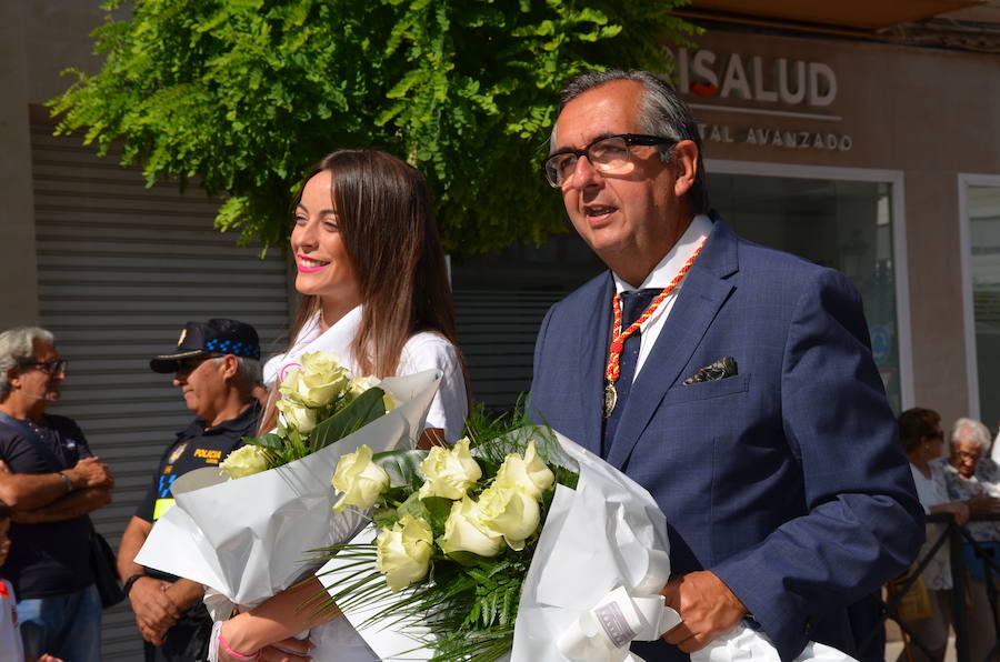 Cientos de calagurritanos se acercaron a la catedral para agasajar con ramos multicolores a los mártires calagurritanos 