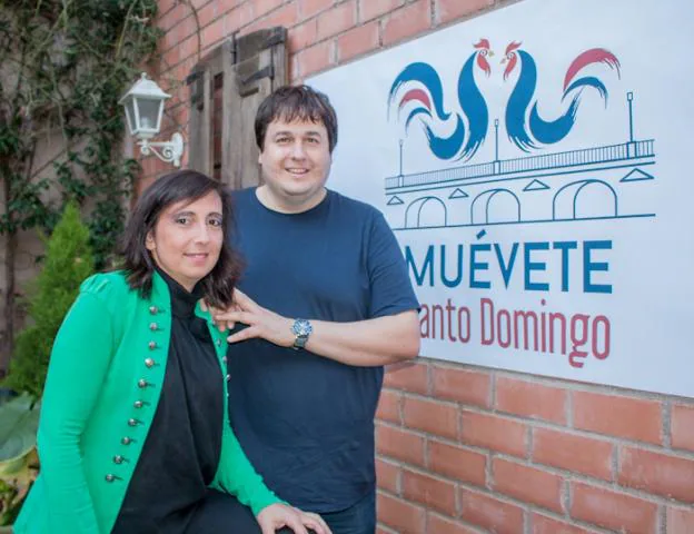 Cristina Domingo y Carlos Barrón, con el logotipo del partido. :: albo
