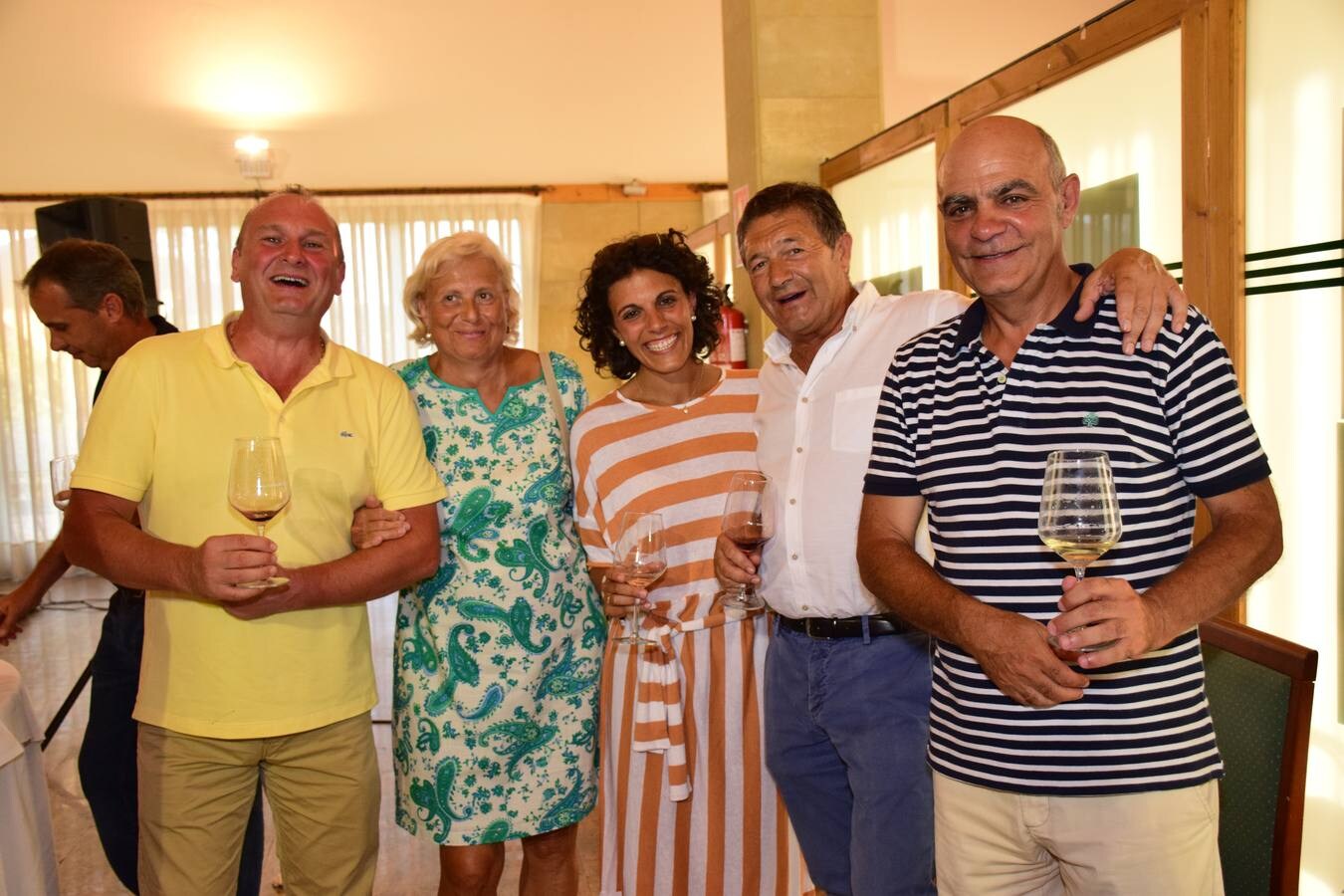 Los jugadores participantes en el Torneo Viña Ijalba, de la Liga de Golf Vino de lomejordelvinoderioja.com, disfrutaron de la cata de vinos de la bodega logroñesa.