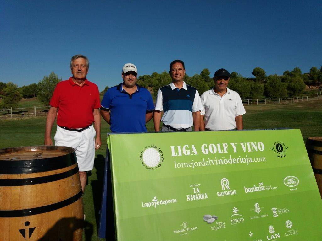Fotos de salida de los jugadores participantes en el Torneo Viña Ijalba, de la Liga de Golf Vino de lomejordelvinoderioja.com