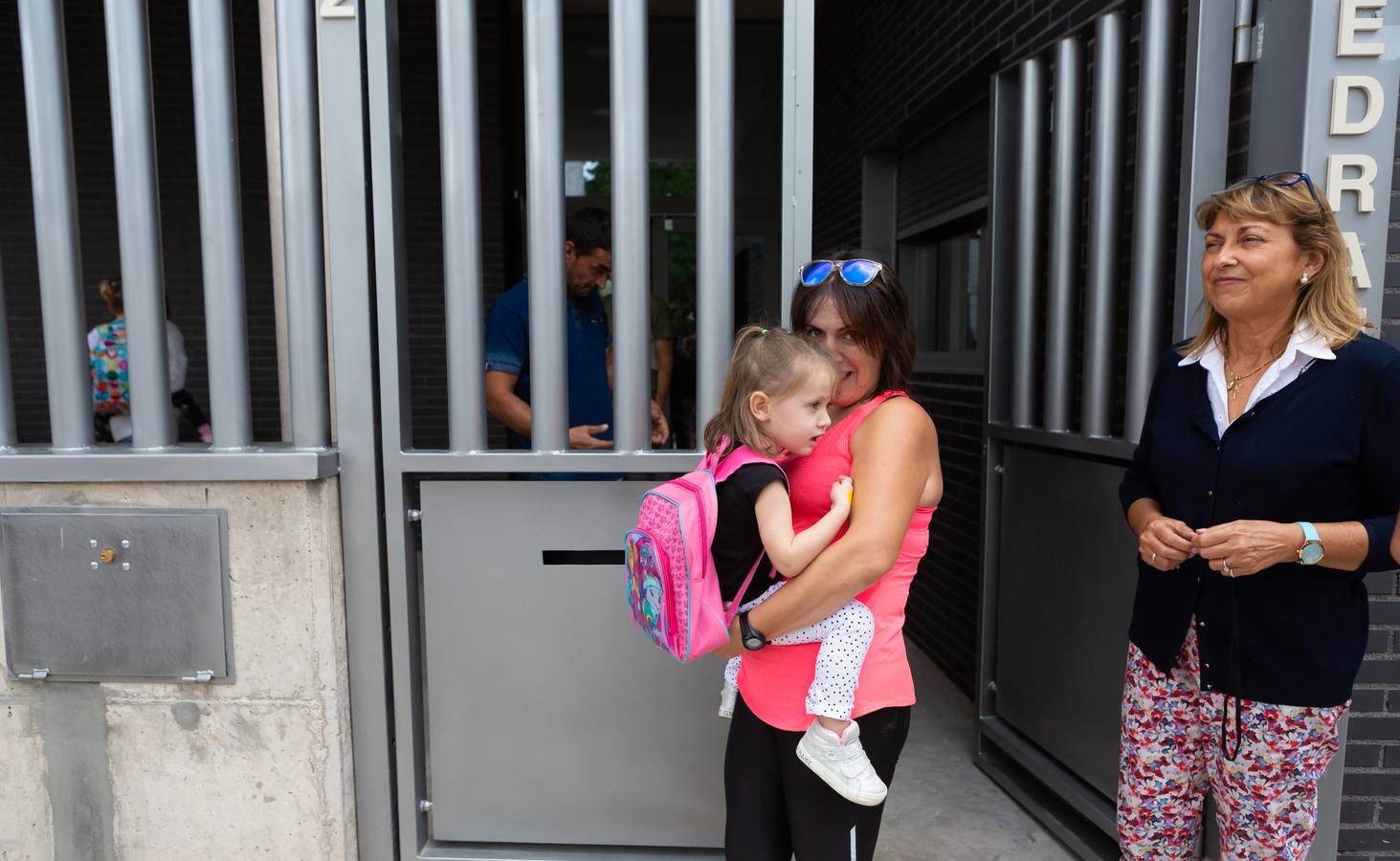 Fotos: Abre el colegio de Medran