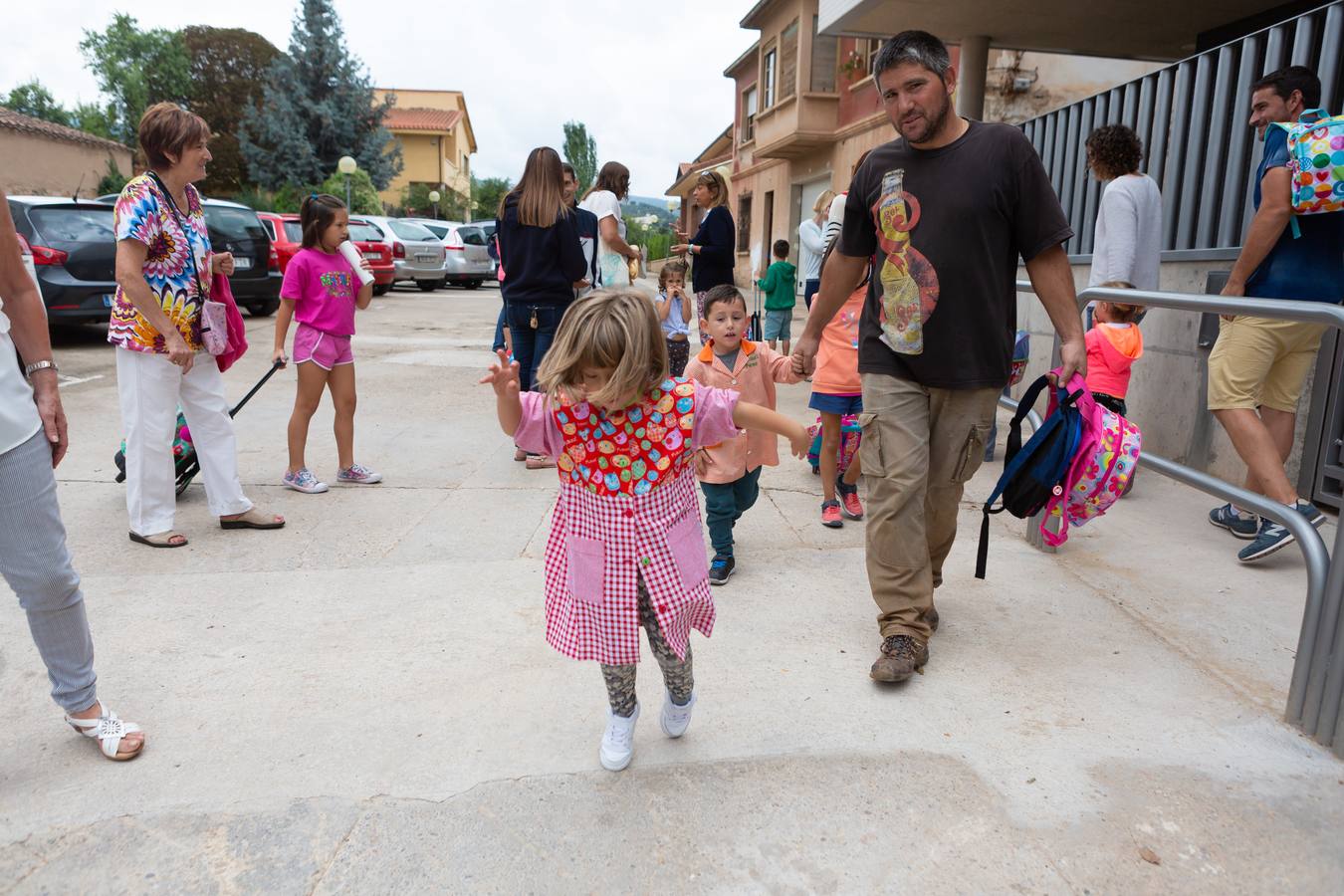 Fotos: Abre el colegio de Medran