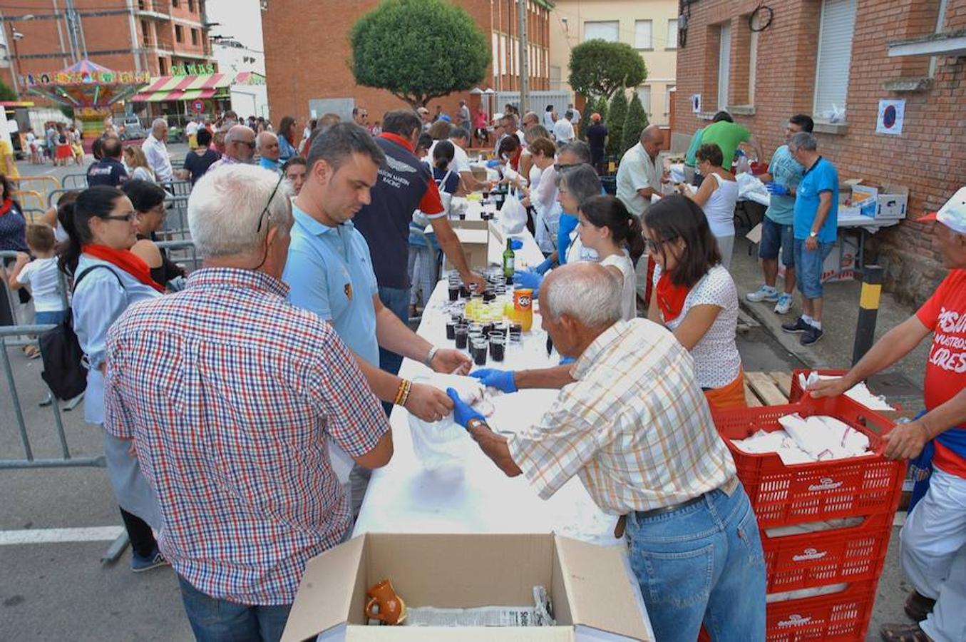 Celebración del XXX festival de la seta, el champiñón y el pimiento celebrado ayer en Pradejón con motivo de las fiestas de San Antonio