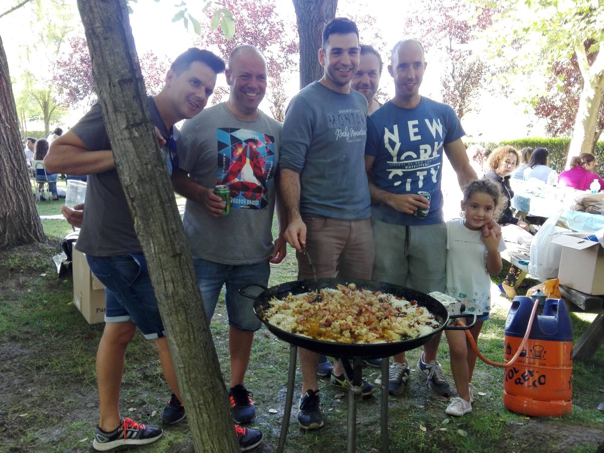 Cientos de jarreros culminan las fiestas de la vega con un recital de jolgorio