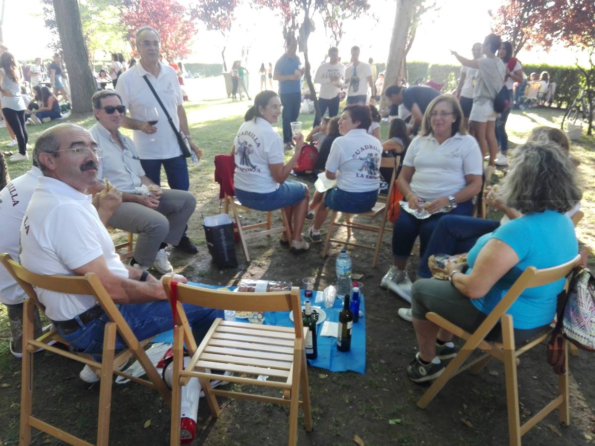 Cientos de jarreros culminan las fiestas de la vega con un recital de jolgorio