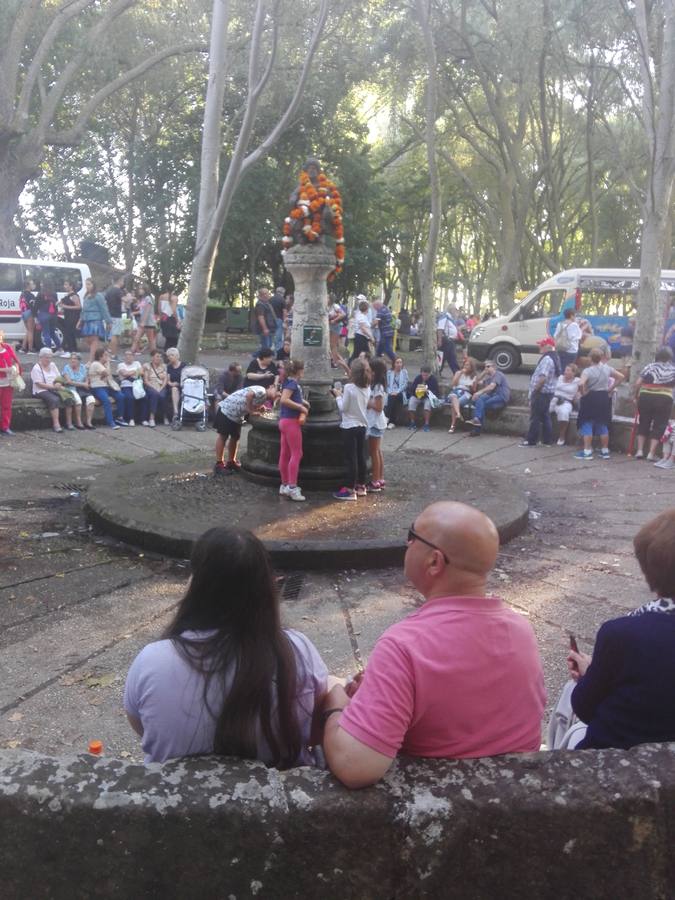 Cientos de jarreros culminan las fiestas de la vega con un recital de jolgorio