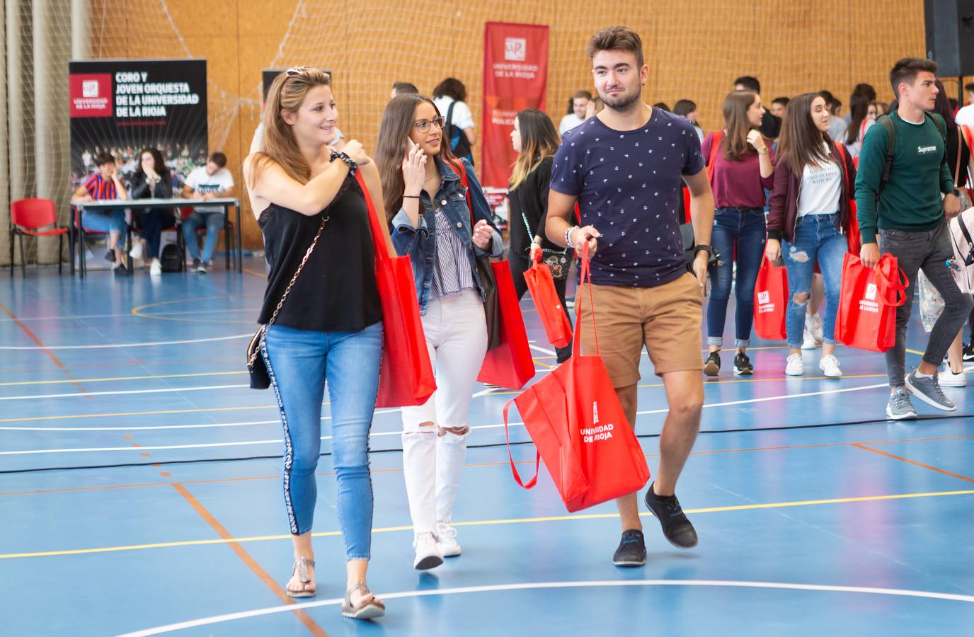 Fotos: La Universidad de La Rioja da la bienvenida a los nuevos estudiantes del curso 2018-2019