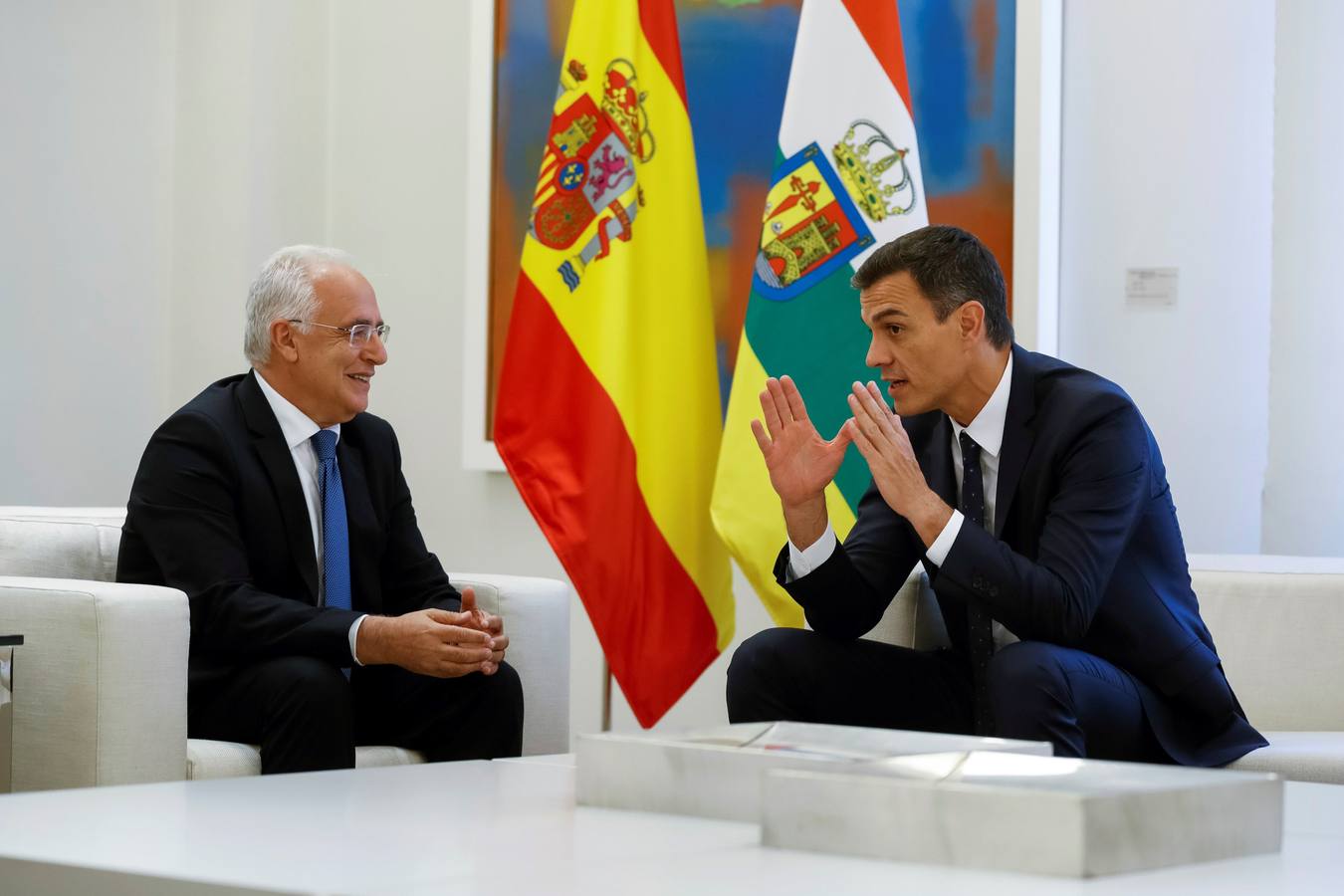 Fotos: Las imágenes del encuentro entre Pedro Sánchez y José Ignacio Ceniceros en Moncloa