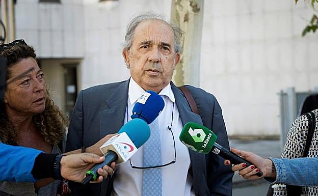 El catedrático Álvarez Conde.