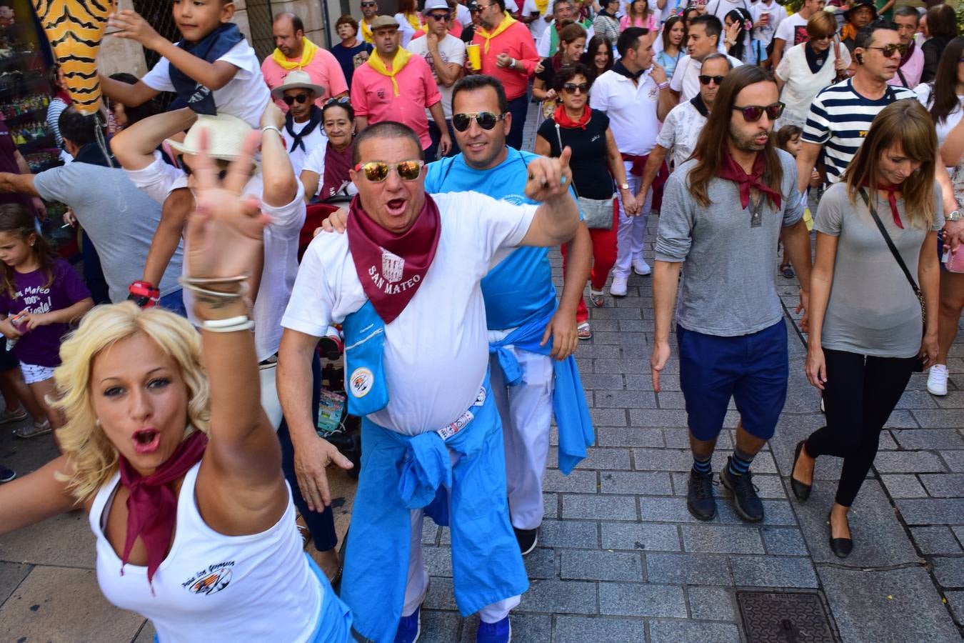 Miles de personas llenan hoy las calles de Logroño.