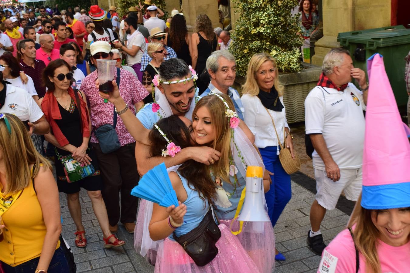 Miles de personas llenan hoy las calles de Logroño.