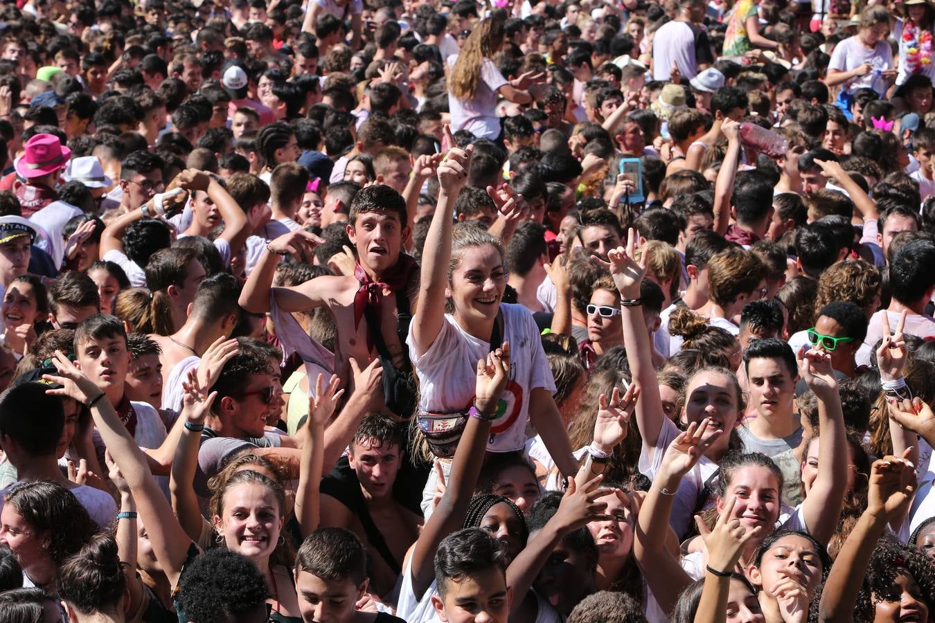 Las imágenes del fiestón en la Plaza del Ayuntamiento