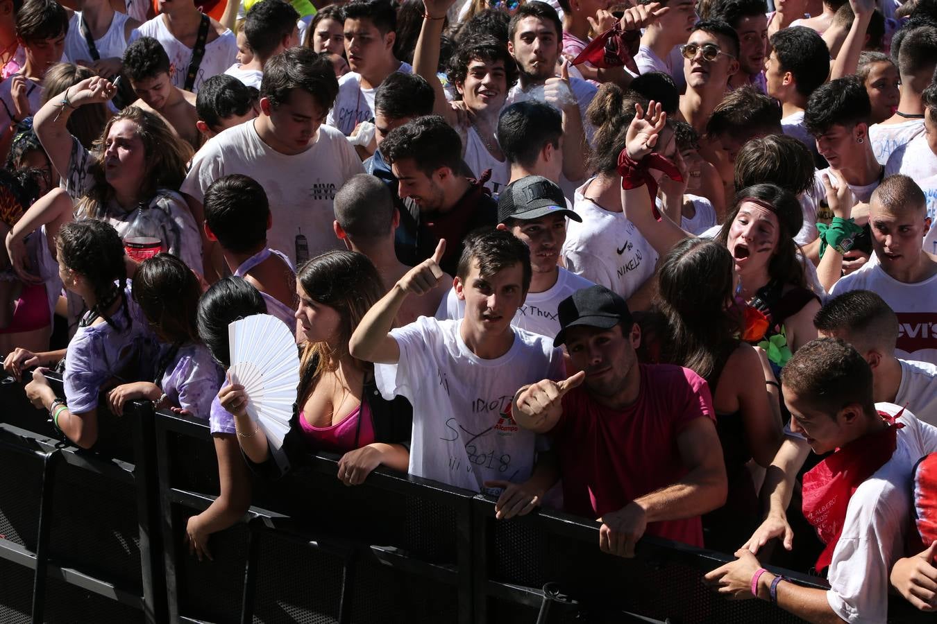 Las imágenes del fiestón en la Plaza del Ayuntamiento