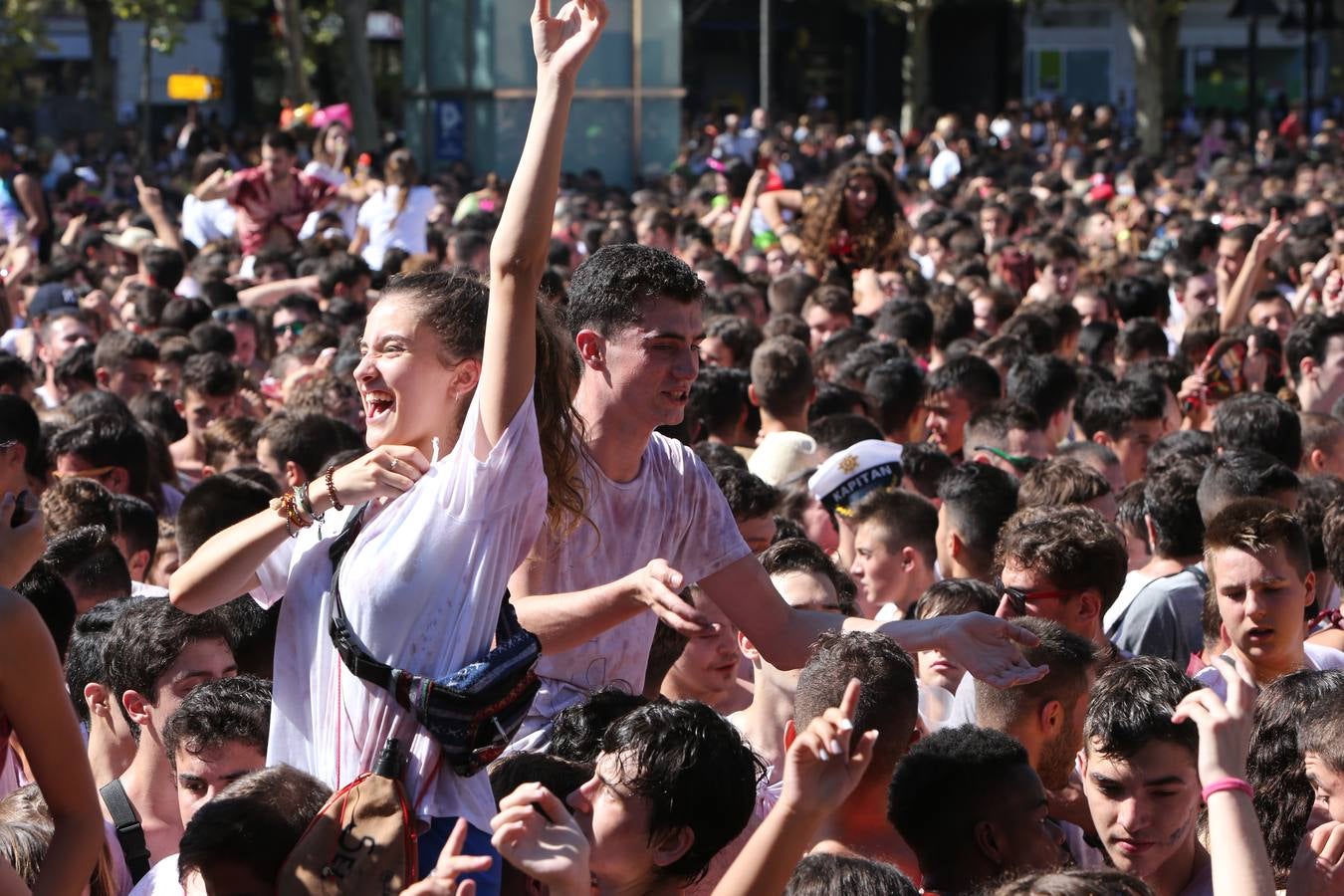 Las imágenes del fiestón en la Plaza del Ayuntamiento