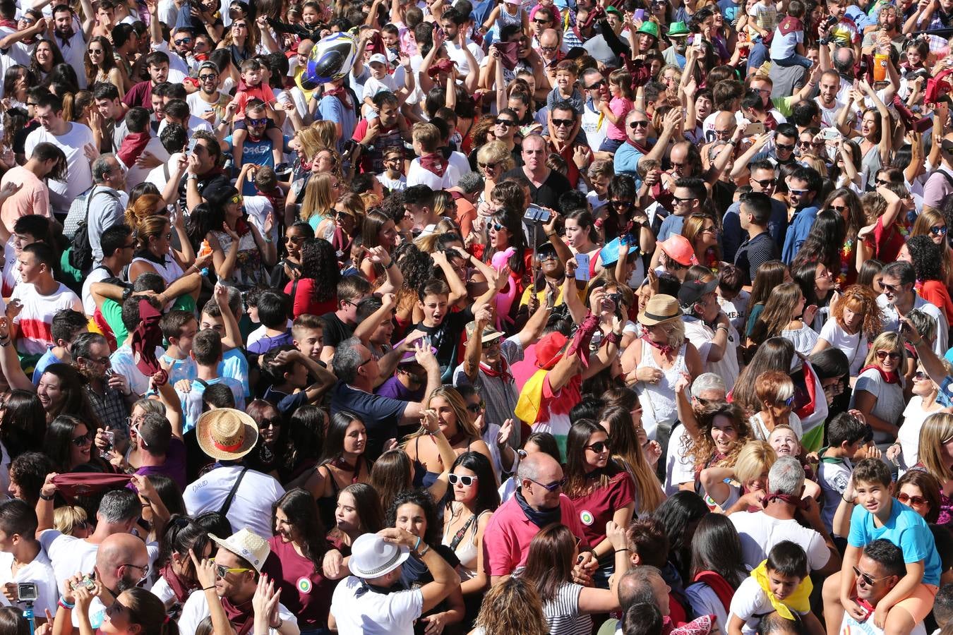 Las imágenes del fiestón en la Plaza del Ayuntamiento