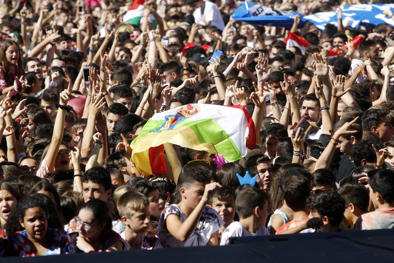 Las imágenes de la plaza del Ayuntamiento en el disparo del cohete