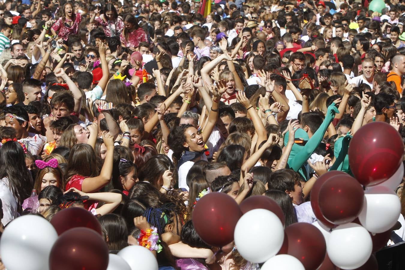 Las imágenes de la plaza del Ayuntamiento en el disparo del cohete