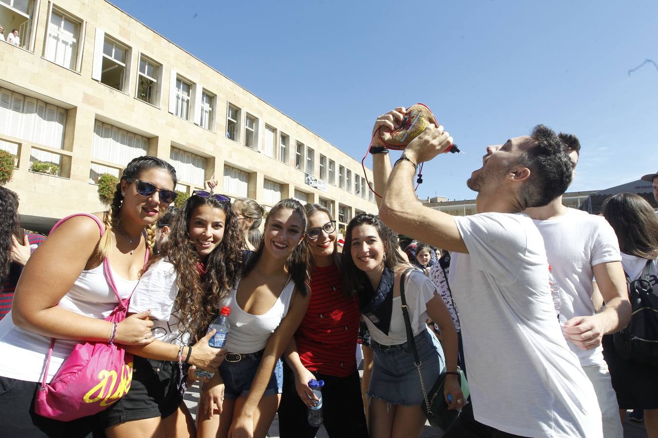 Las imágenes de la plaza del Ayuntamiento en el disparo del cohete