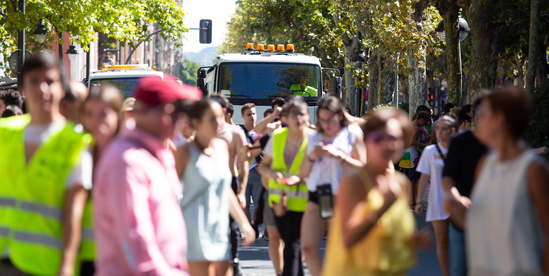 Miles de personas llenaron la plaza logroñesa el primer día de fiestas.