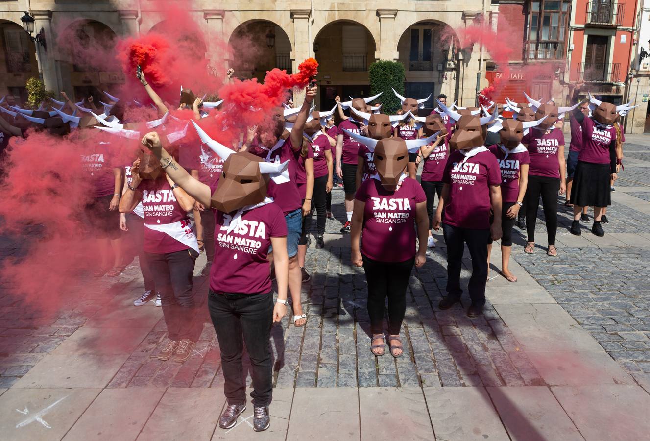 Protesta antitaurina en la Plaza del Mercado.