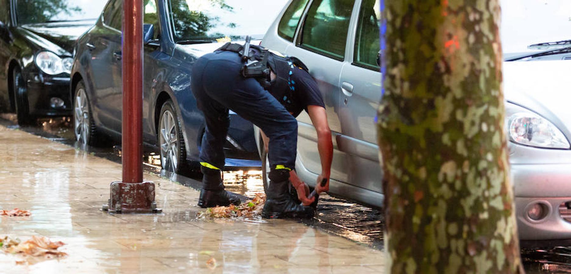 El aguacero que ha caído sobre Logroño se ha convertido en protagonista de estas fiestas de San Mateo. Los planes se han visto trastocados y el trabajo se ha multiplicado para los trabajadores municipales.