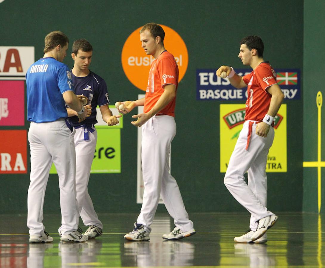 Olaizola II enmendó su borrón en Logroño y avasalló a Víctor en el cruce del torneo de Parejas de la Feria de San Mateo de Pelota. 