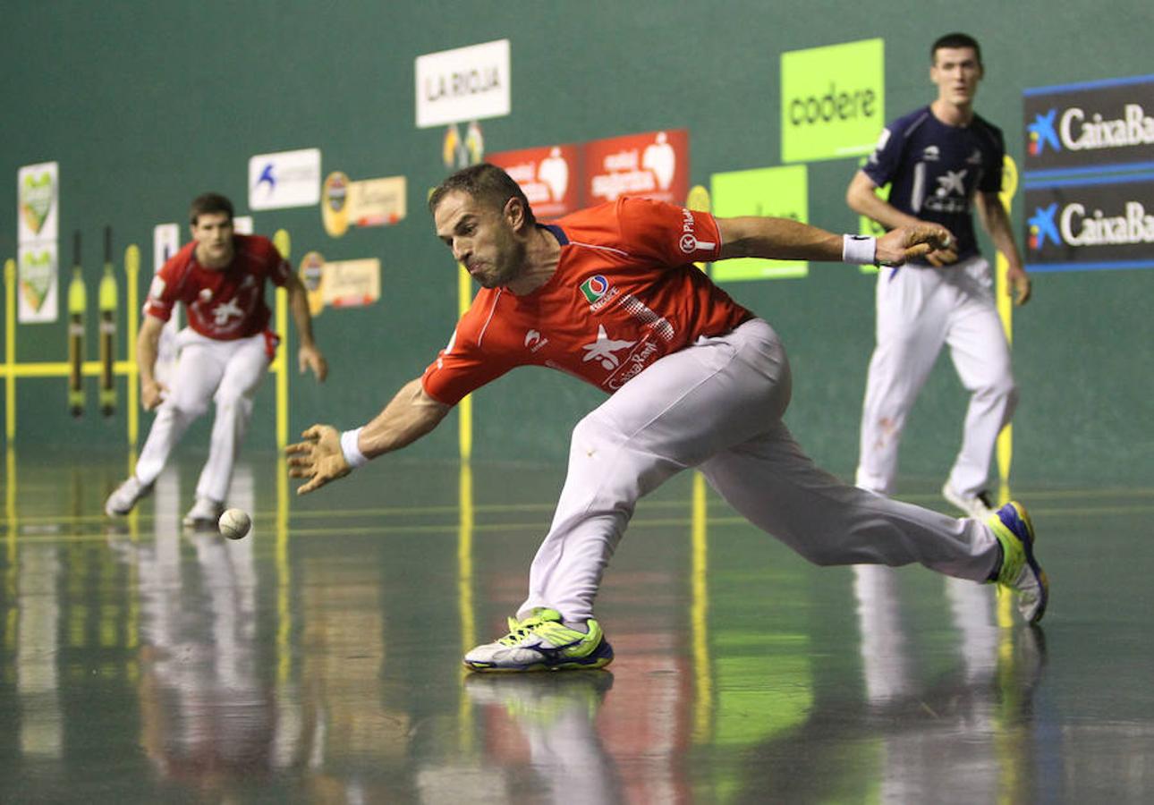 Olaizola II enmendó su borrón en Logroño y avasalló a Víctor en el cruce del torneo de Parejas de la Feria de San Mateo de Pelota. 