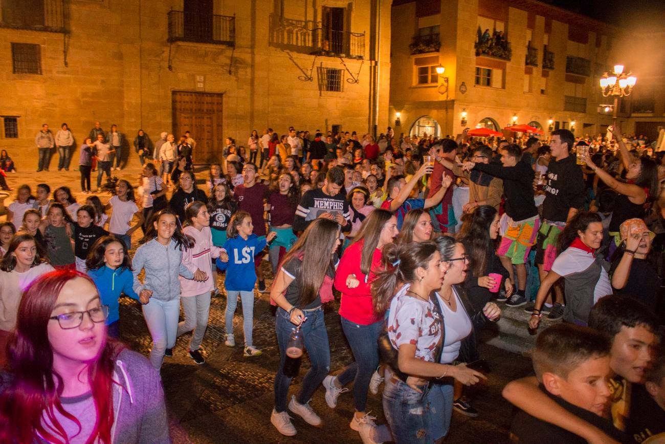 Fotos: Disparo del cohete de las fiestas de Gracias y de San Jerónimo Hermosilla en Santo Domingo