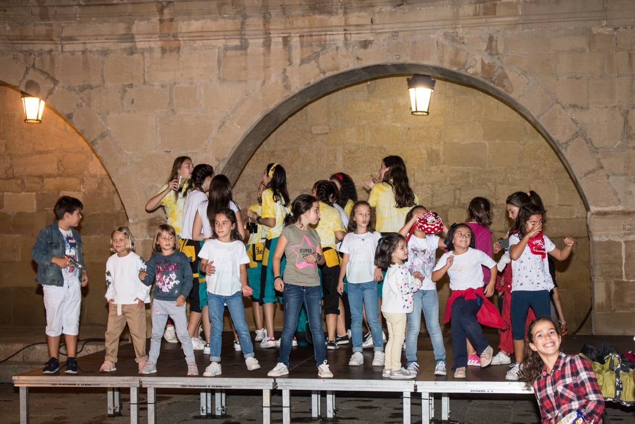 Fotos: Disparo del cohete de las fiestas de Gracias y de San Jerónimo Hermosilla en Santo Domingo