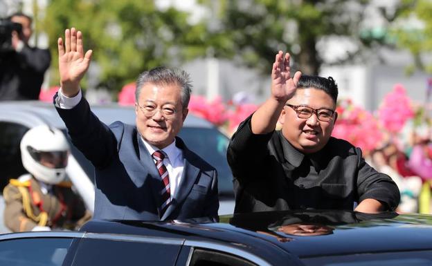 Los dirigentes norcoreano Kim Jong Un y surcoreano Moon Jae-in. 