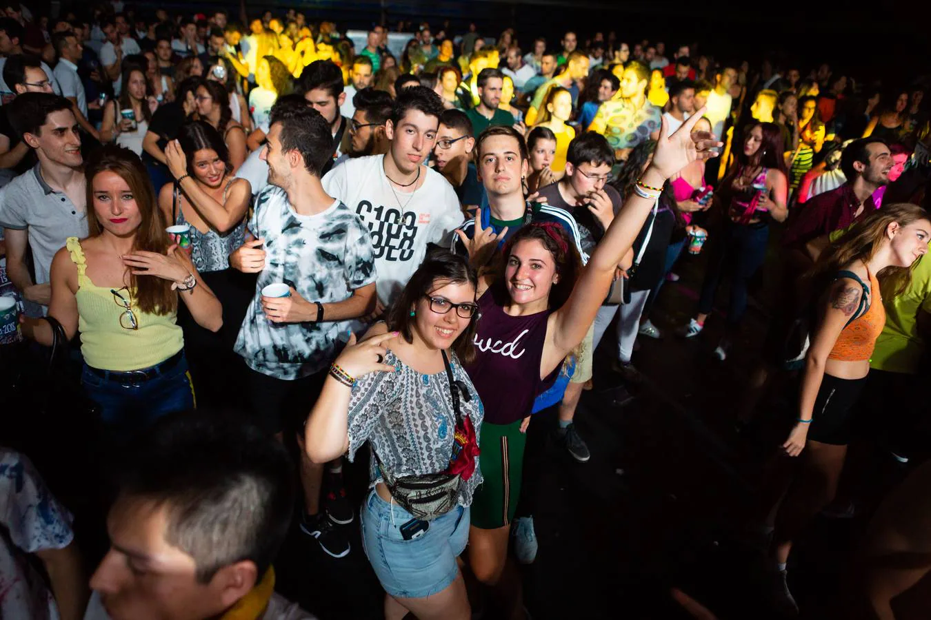 El Palacio de los Deportes de La Rioja acoge el Rioja Electronic Music Festival con un millar de asistentes