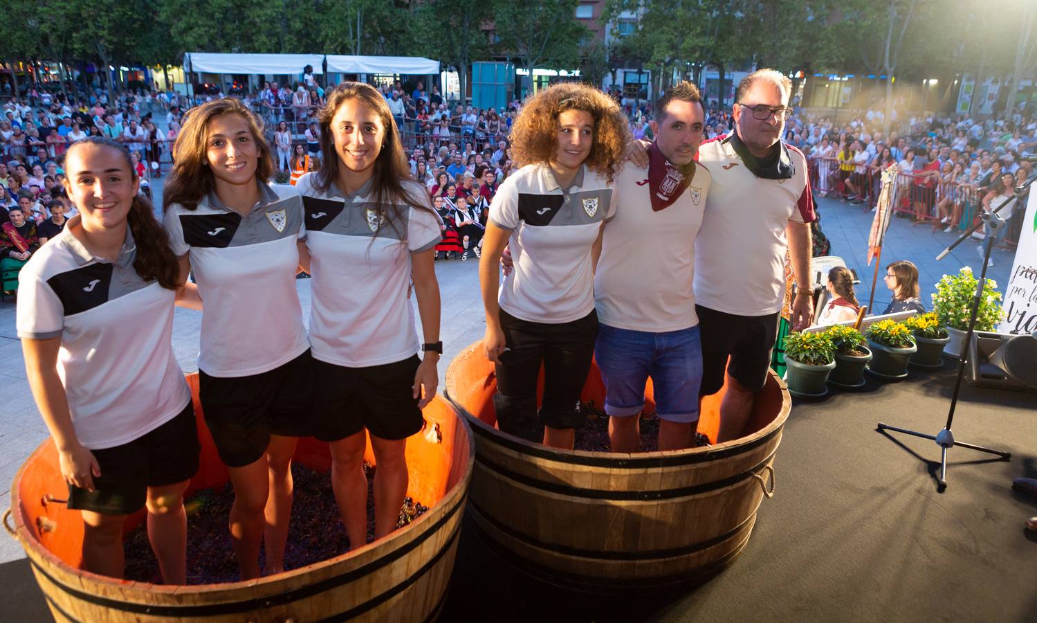 Este es uno de los actos populares de las fiestas de San Mateo, en el que se busca que diferentes personalidades riojanas protagonicen un acto similar al institucional que se desarrolla el 21 de septiembre 