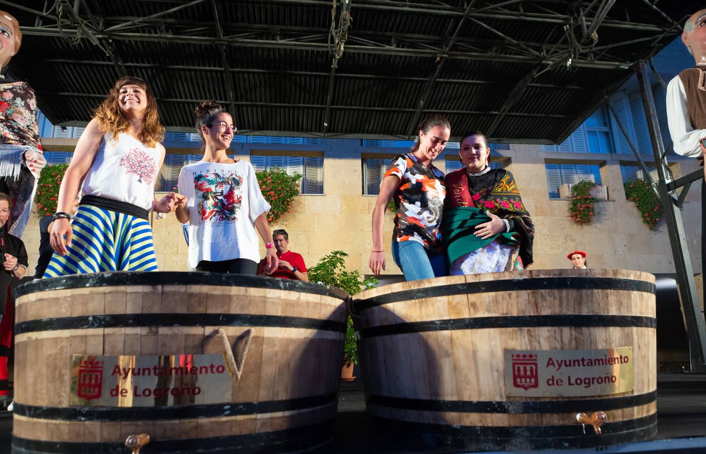 Este es uno de los actos populares de las fiestas de San Mateo, en el que se busca que diferentes personalidades riojanas protagonicen un acto similar al institucional que se desarrolla el 21 de septiembre 