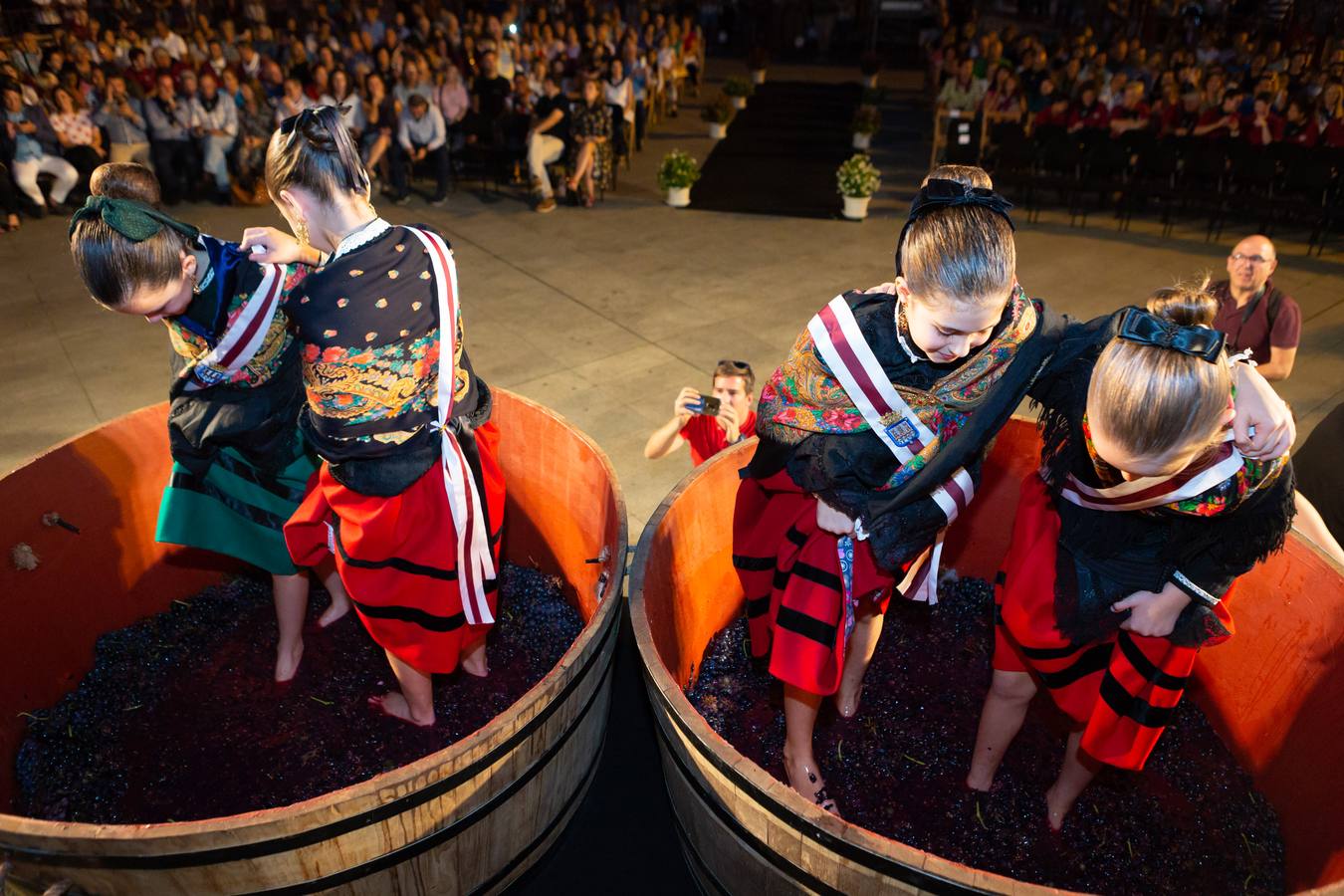 Este es uno de los actos populares de las fiestas de San Mateo, en el que se busca que diferentes personalidades riojanas protagonicen un acto similar al institucional que se desarrolla el 21 de septiembre 