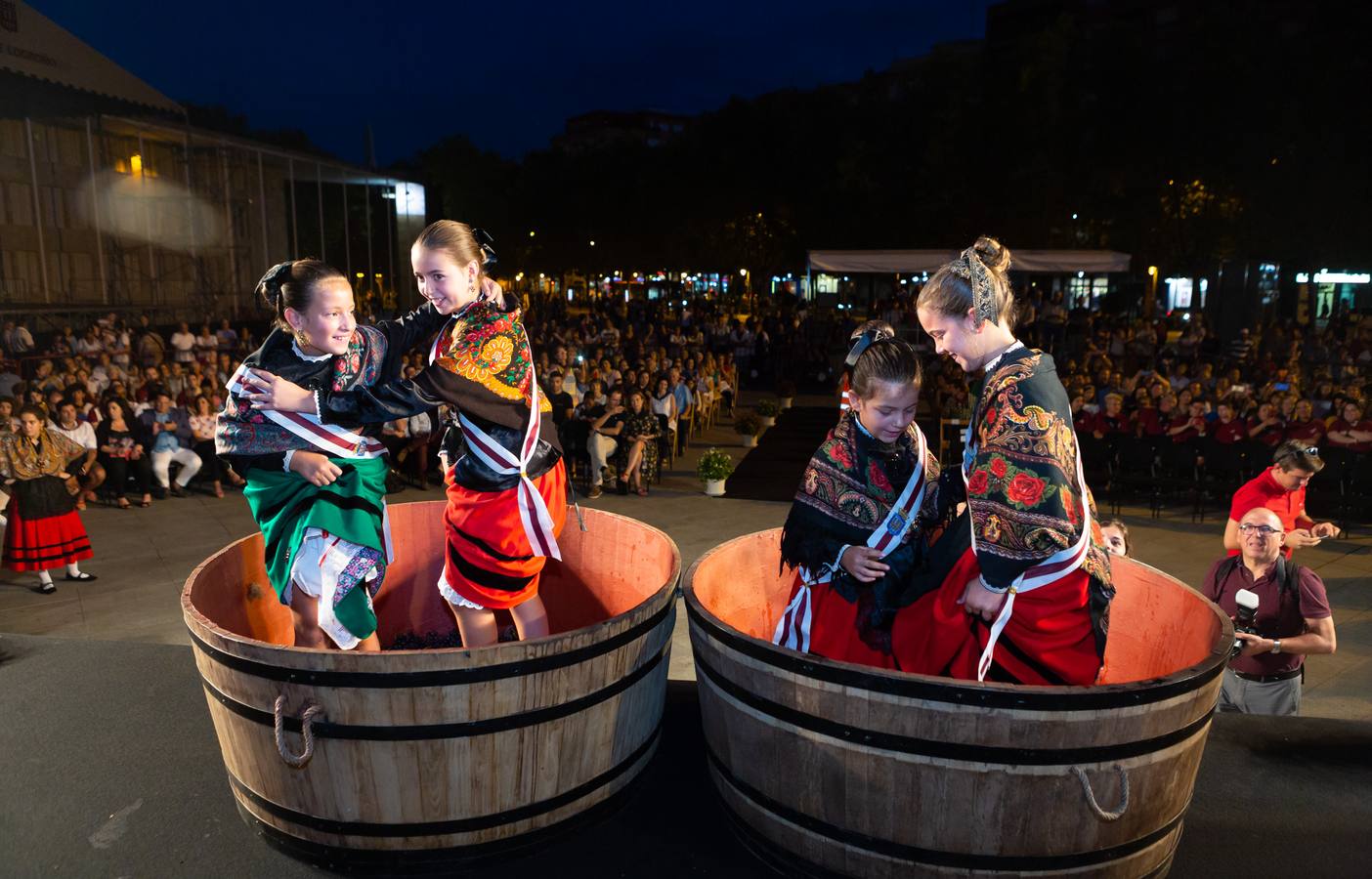 Este es uno de los actos populares de las fiestas de San Mateo, en el que se busca que diferentes personalidades riojanas protagonicen un acto similar al institucional que se desarrolla el 21 de septiembre 