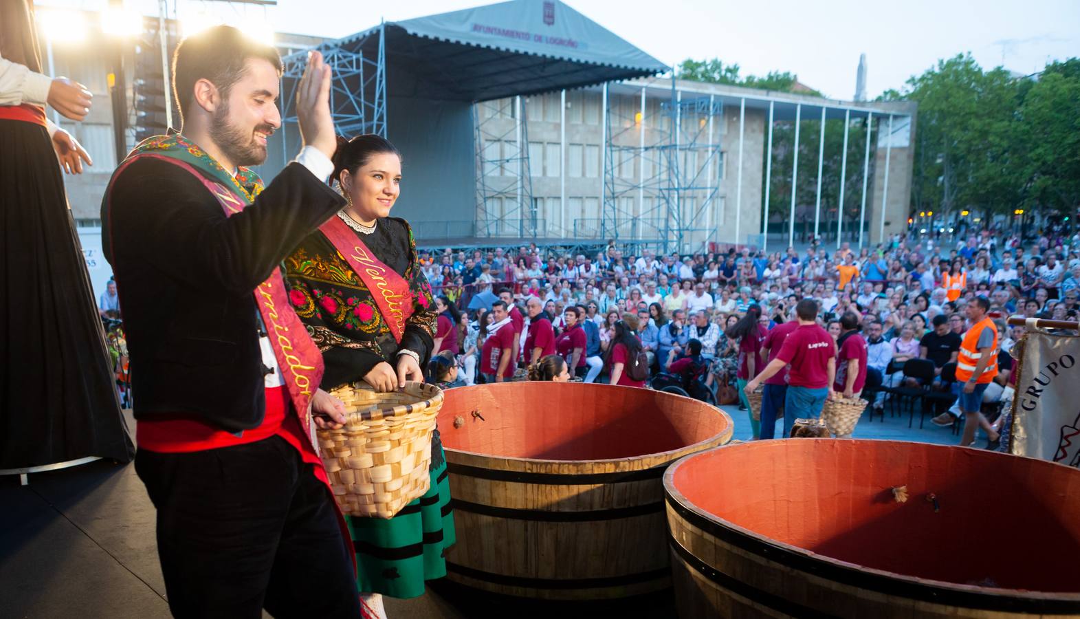Este es uno de los actos populares de las fiestas de San Mateo, en el que se busca que diferentes personalidades riojanas protagonicen un acto similar al institucional que se desarrolla el 21 de septiembre 