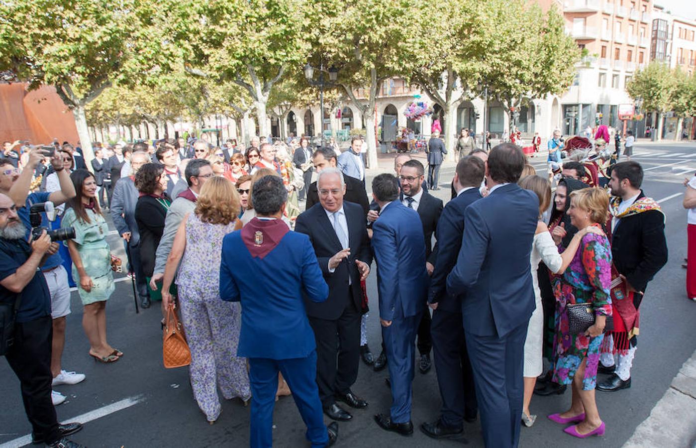 Dïa de San Mateo. Día grande en la ciudad con la ofrenda del primer mosto. El pisado y la posterior ofrenda del primer caldo a la virgen de Valvanera ocupó la mañana más institucional en El Espolón.