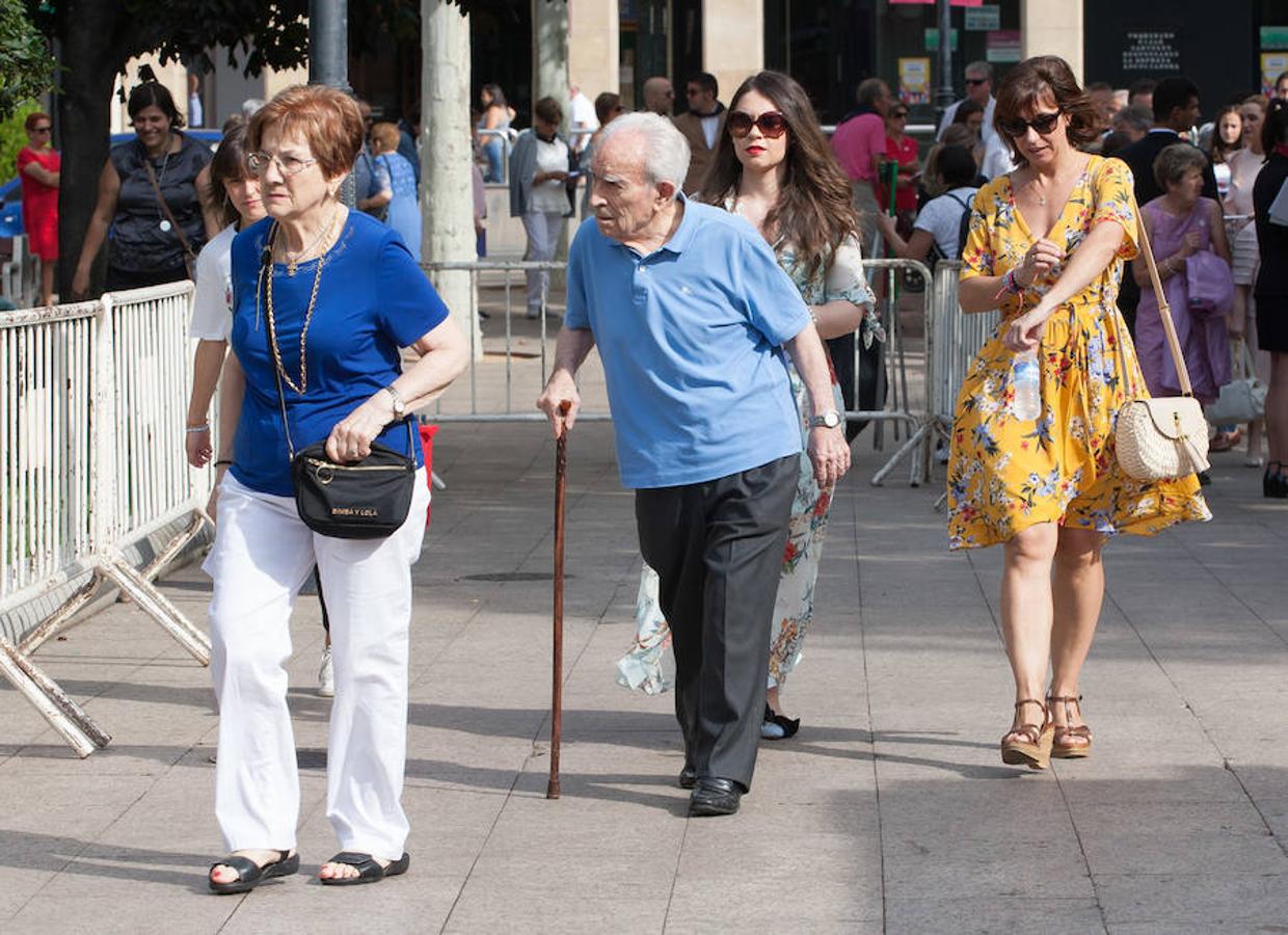 Dïa de San Mateo. Día grande en la ciudad con la ofrenda del primer mosto. El pisado y la posterior ofrenda del primer caldo a la virgen de Valvanera ocupó la mañana más institucional en El Espolón.