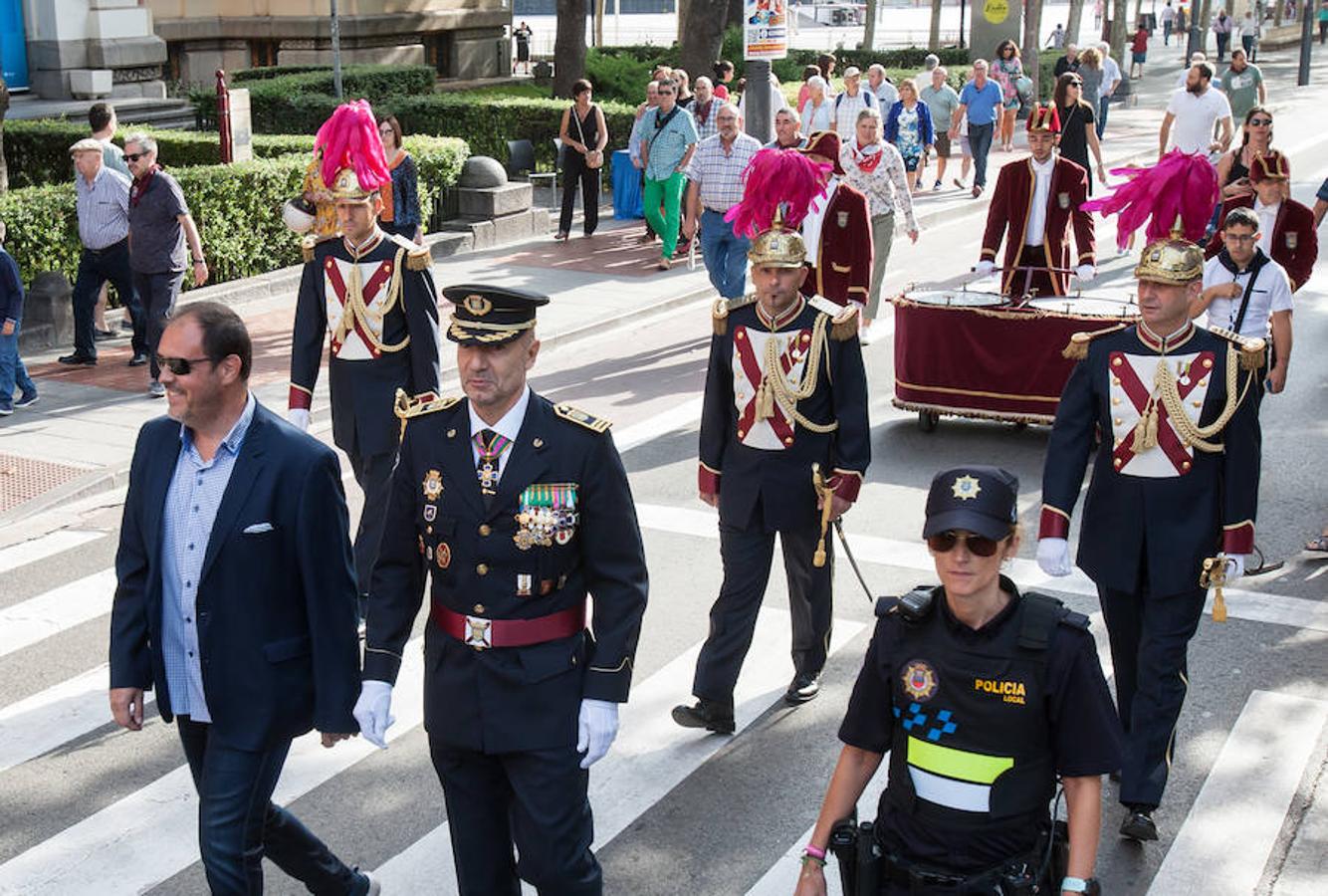 Dïa de San Mateo. Día grande en la ciudad con la ofrenda del primer mosto. El pisado y la posterior ofrenda del primer caldo a la virgen de Valvanera ocupó la mañana más institucional en El Espolón.