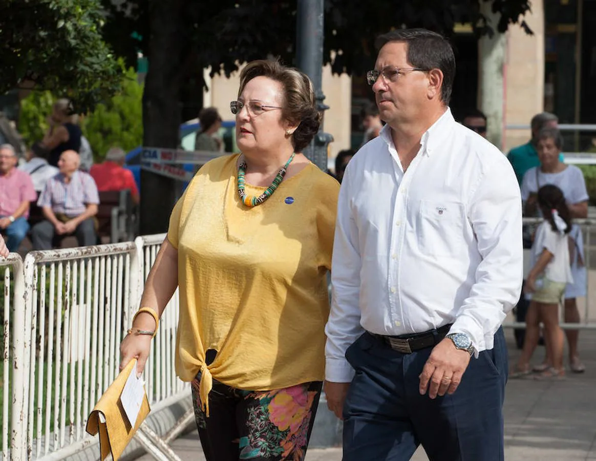 Dïa de San Mateo. Día grande en la ciudad con la ofrenda del primer mosto. El pisado y la posterior ofrenda del primer caldo a la virgen de Valvanera ocupó la mañana más institucional en El Espolón.