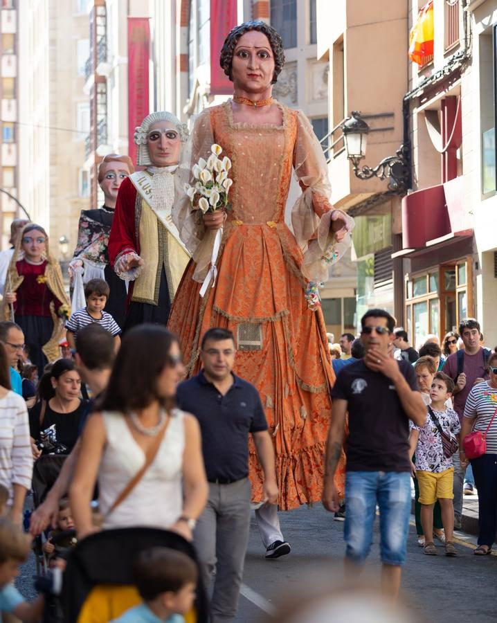 Fotos: A la sombra de los gigantes... y de los cabezudos