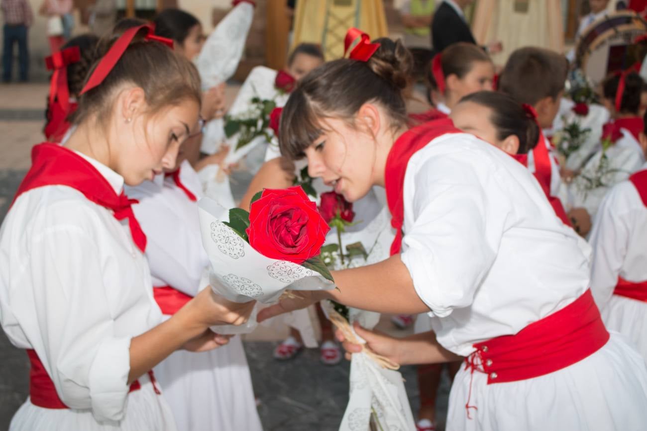 Acto de inauguración de las calles que Ezcaray ha dedicado a Marisa Sánchez, Víctor Monge y Cristóbal Zamudio, e inicio de las fiestas de Nuestra Señora de Allende y Gracias.