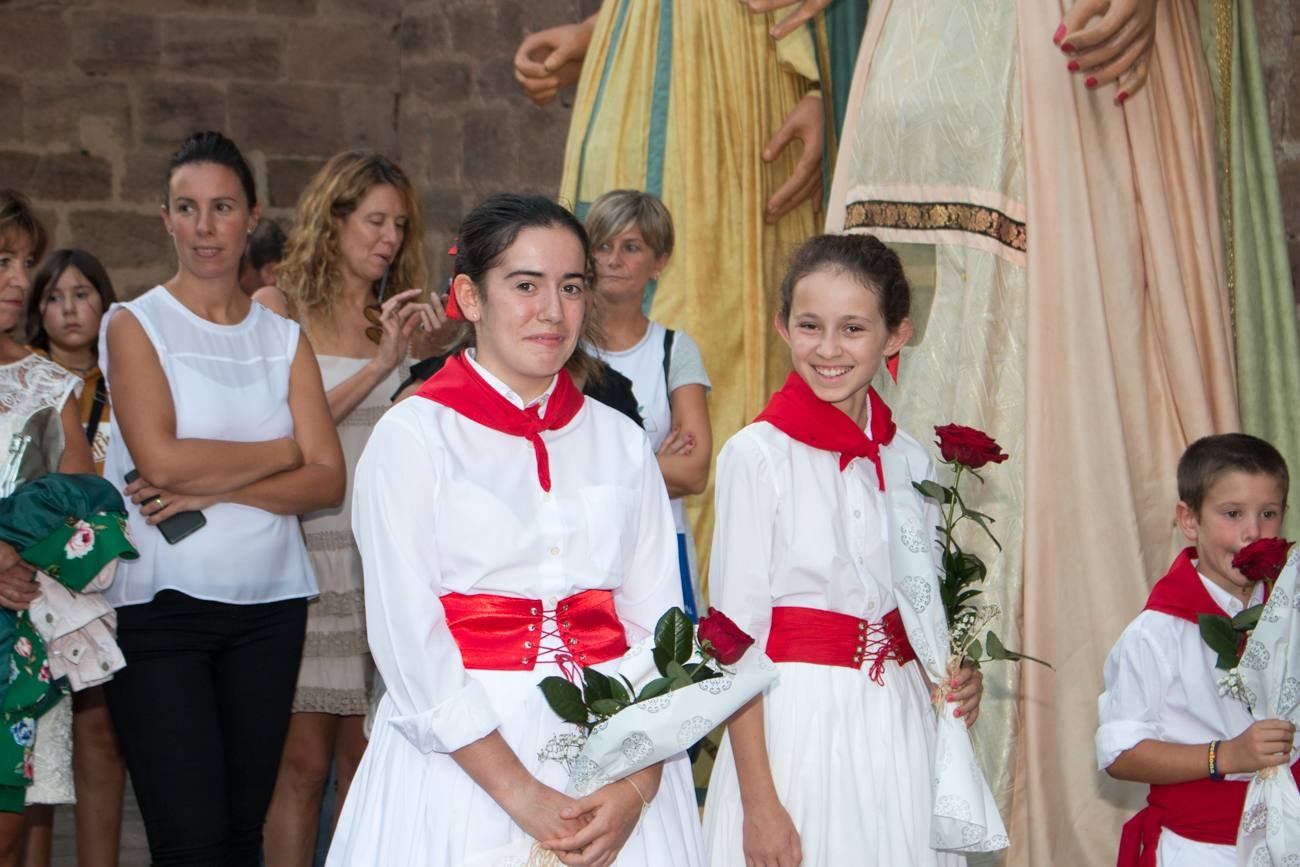 Acto de inauguración de las calles que Ezcaray ha dedicado a Marisa Sánchez, Víctor Monge y Cristóbal Zamudio, e inicio de las fiestas de Nuestra Señora de Allende y Gracias.