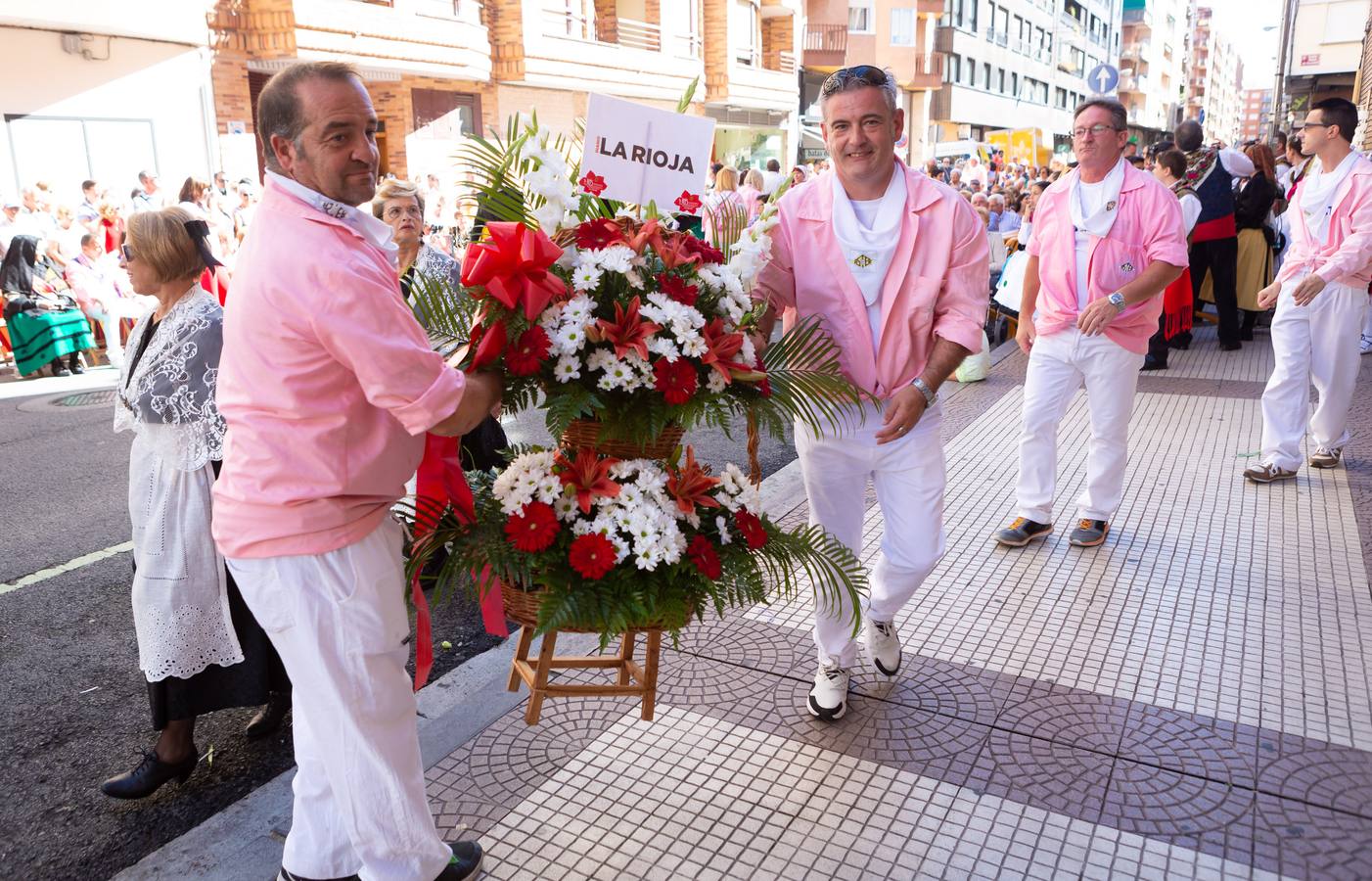 Fotos: Ofrenda floral a la virgen de Valvanera